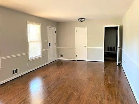 Building Photo - 2709 Rosewood Dr