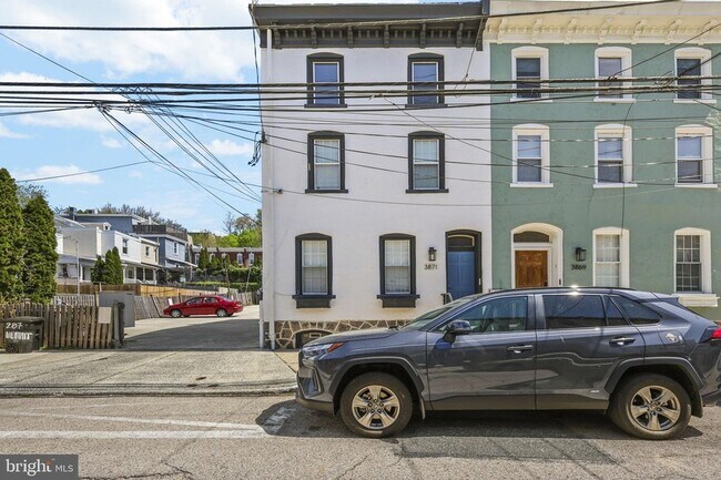 Building Photo - 3871 Terrace St