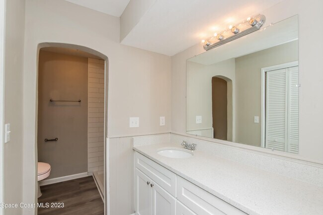 Building Photo - 977 Beacon St NW