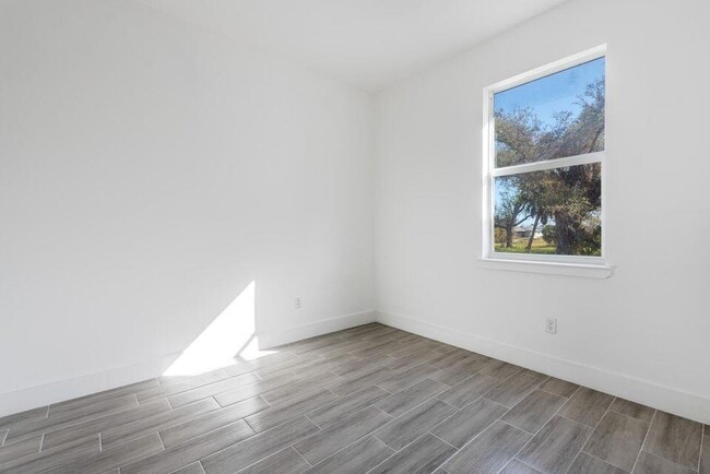 Building Photo - 260 Rotonda Blvd W