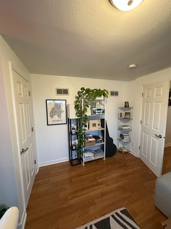 Building Photo - 4945A S Lake Dr