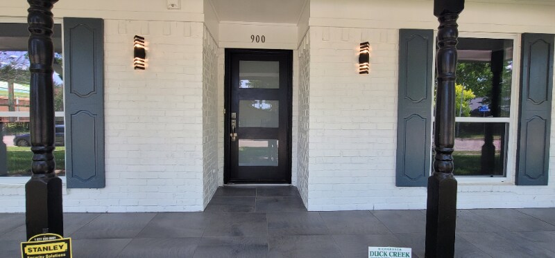 Building Photo - 900 Westminster Dr