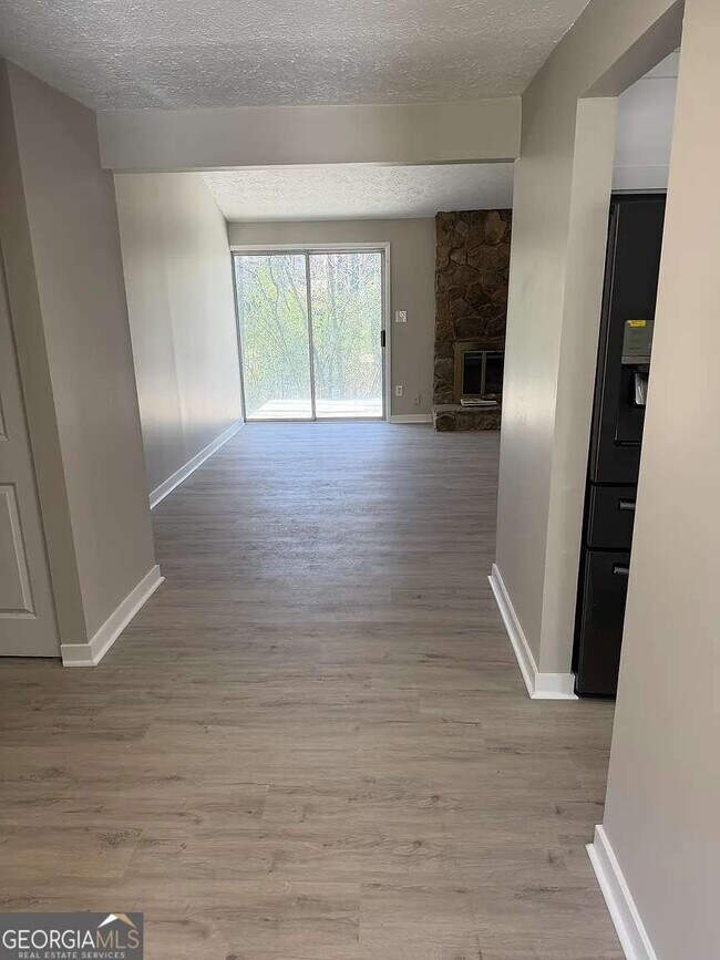 Building Photo - 418 Engle Dr