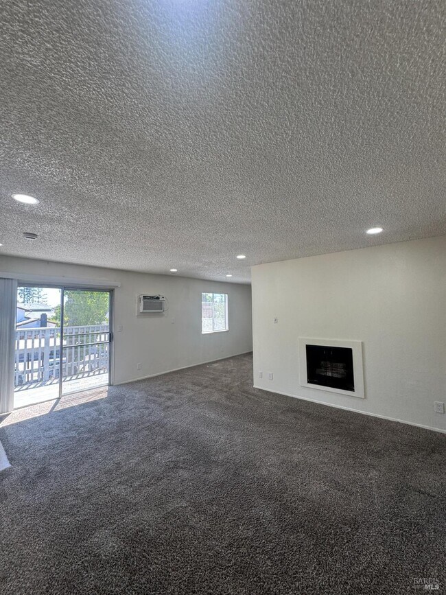 Building Photo - 118 Yorkshire Ct