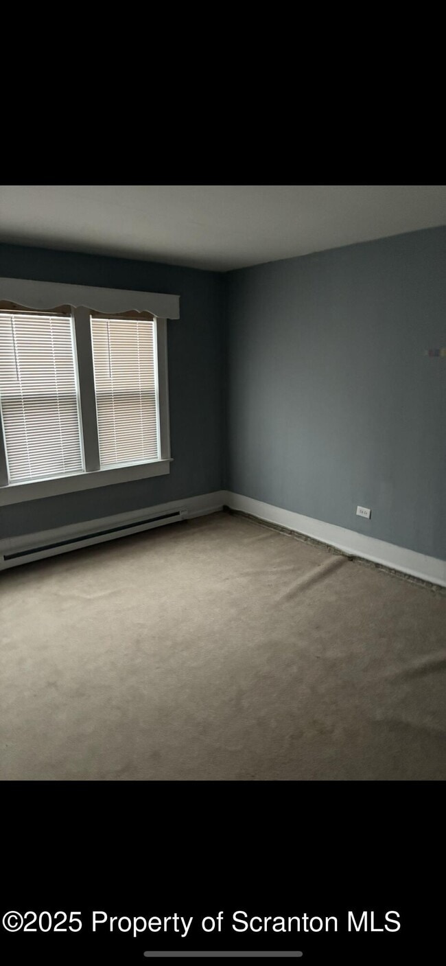 Building Photo - 53 Sobieski St