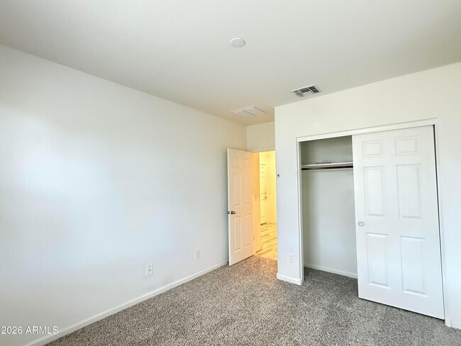 Building Photo - 2372 E Dust Devil Dr