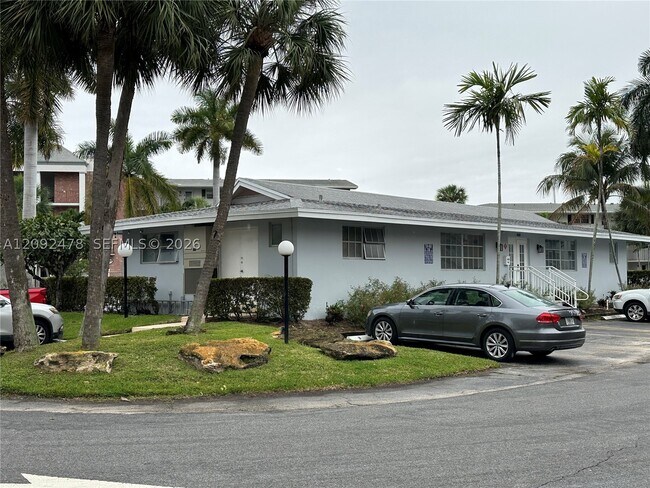 Building Photo - 450 Paradise Isle Blvd