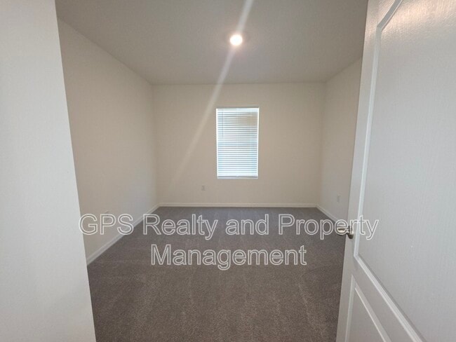 Building Photo - 33409 Country House Dr