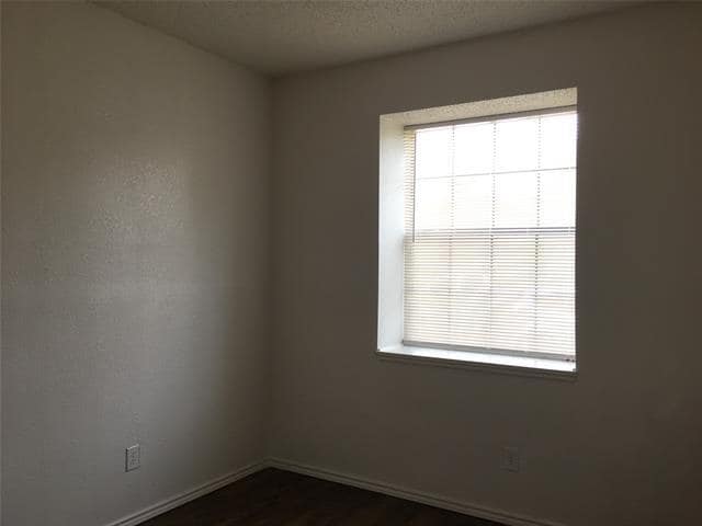 Building Photo - 10328 Woodleaf Dr
