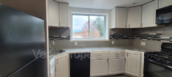 Building Photo - 179 9th St