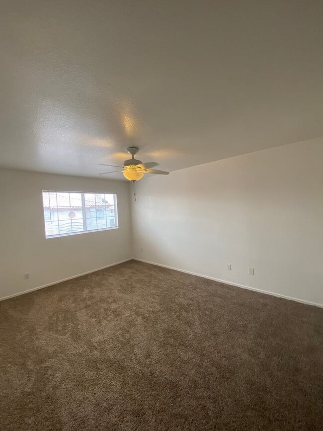 Building Photo - Cozy 3 Bedroom Summerlin Townhome for Rent!