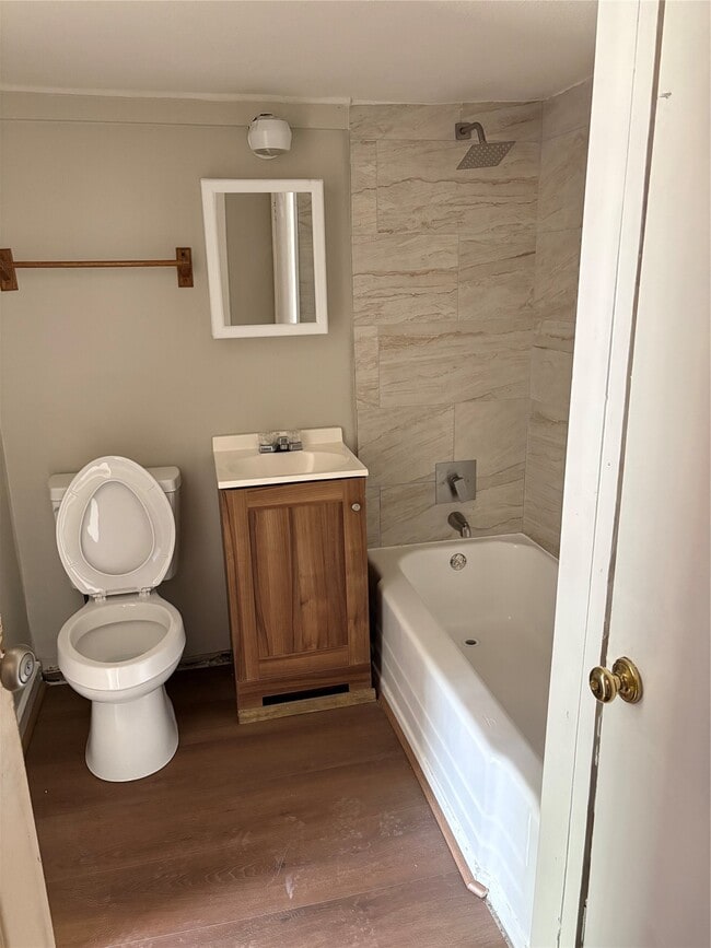 Building Photo - 5914 Ridgeway Dr