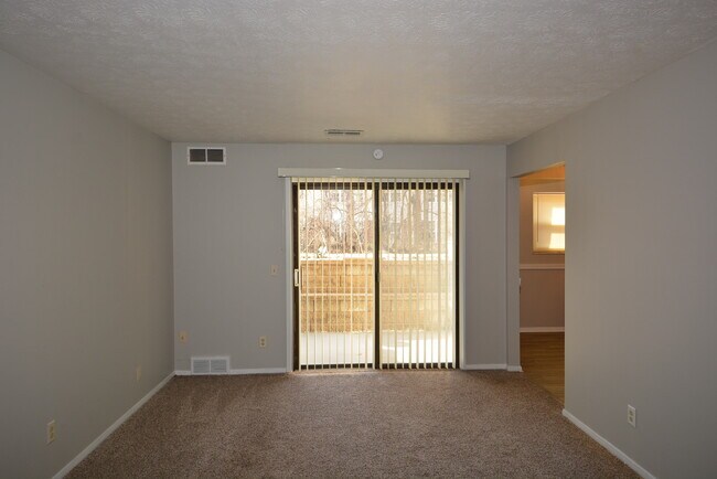 Building Photo - 4330 Villa Dr