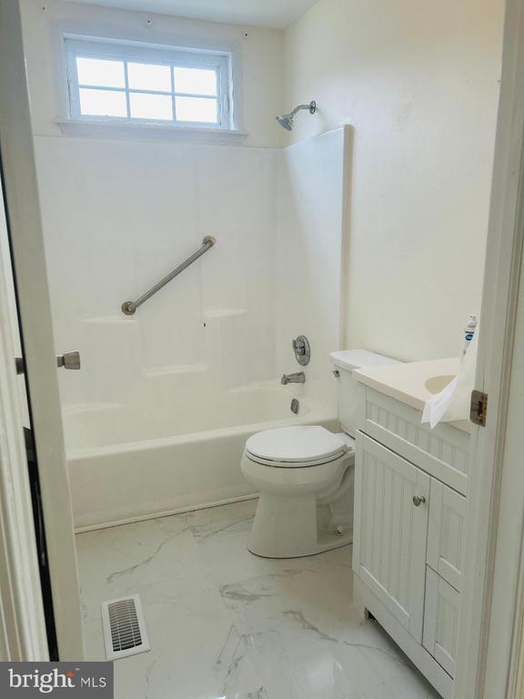 Building Photo - 410 Aldeberan Dr