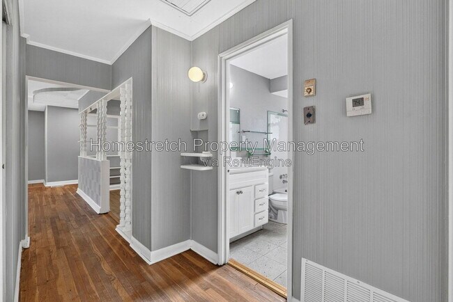 Building Photo - 2247 Hollis Dr