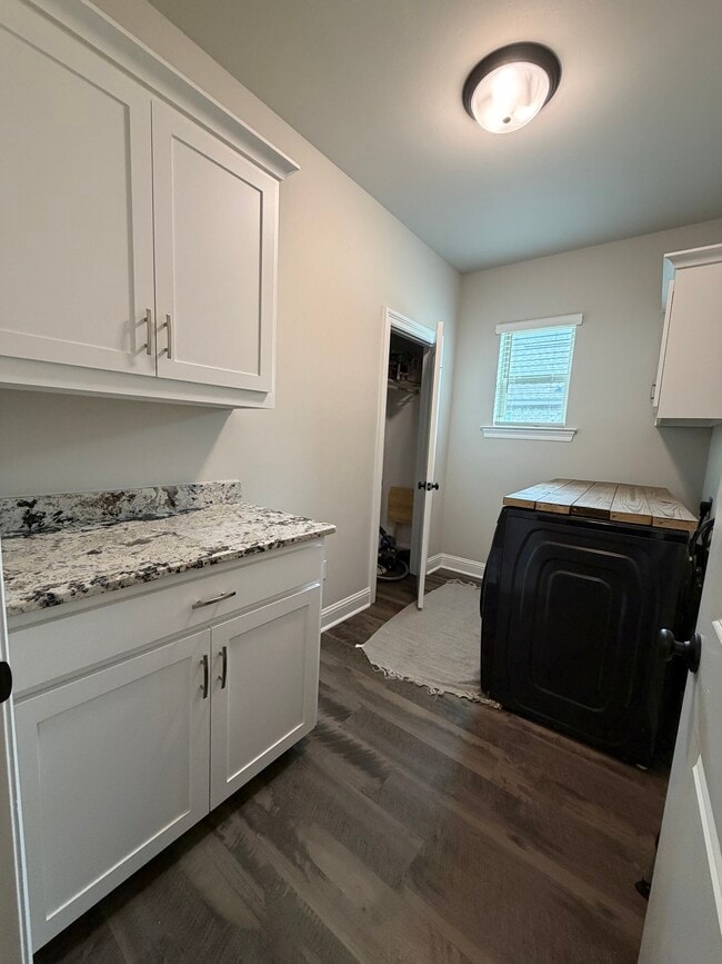 Building Photo - 3856 Sandbar Dr