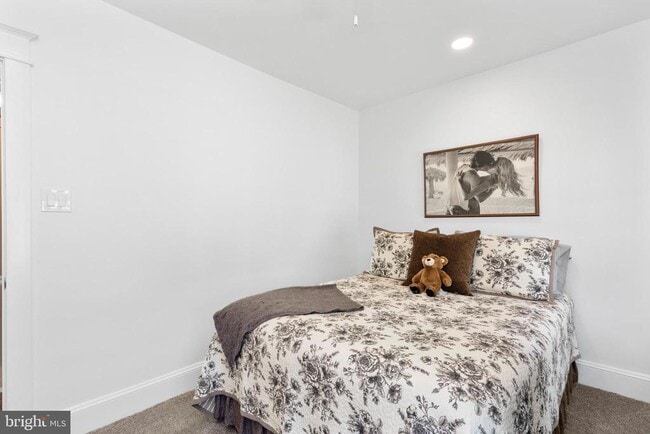 Building Photo - 528 Lower E Valley Forge Rd