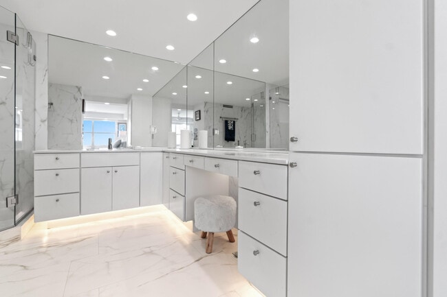 Building Photo - 121 Golden Isles Dr