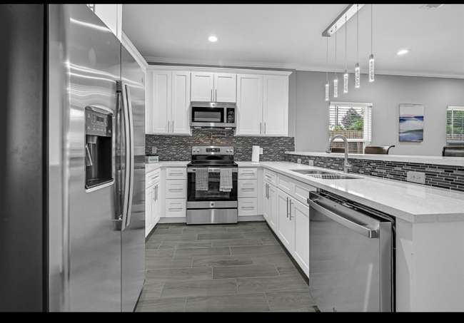 Building Photo - 4737 Reed Rd