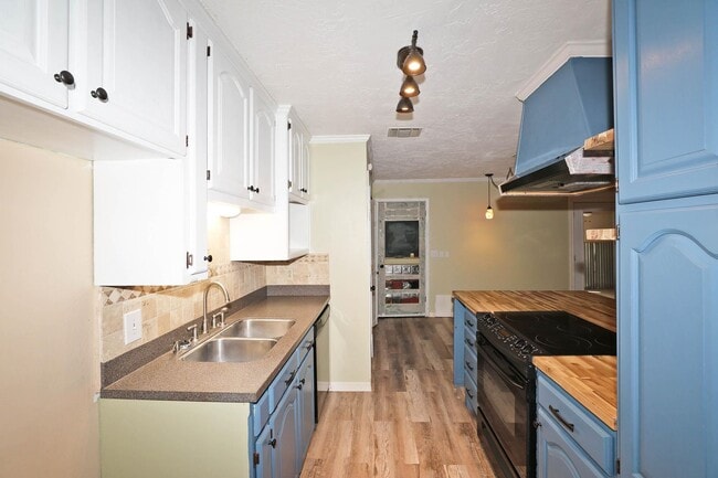 Building Photo - 7303 Calumet Pl