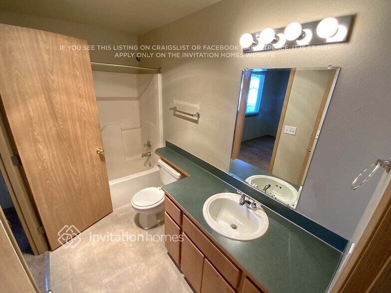 Building Photo - 20205 11th Ave Ct E