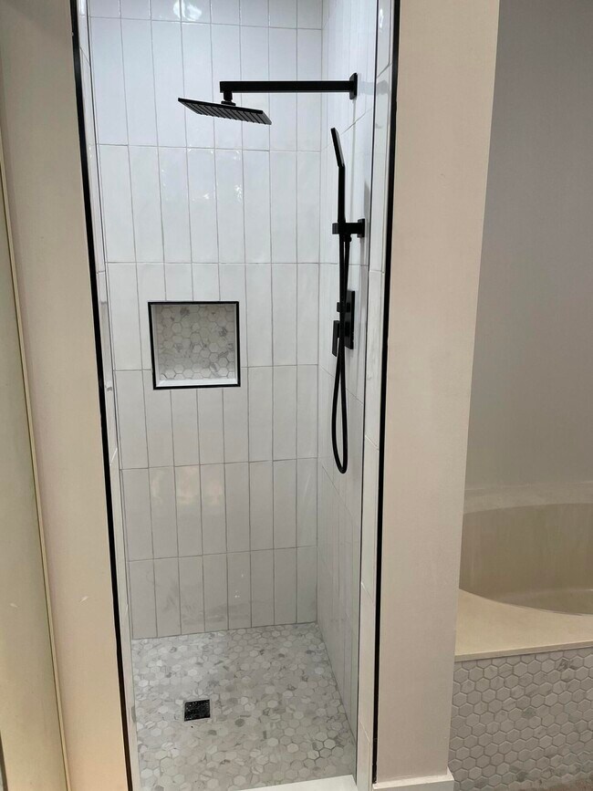 Building Photo - 104 Half Moon Cir