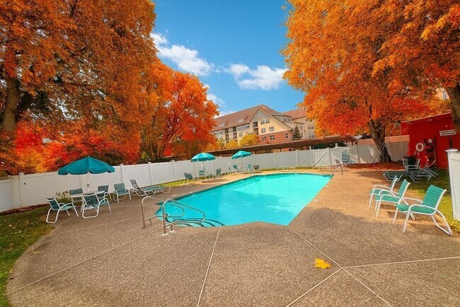 Building Photo - 20 Hammond Pond Pkwy