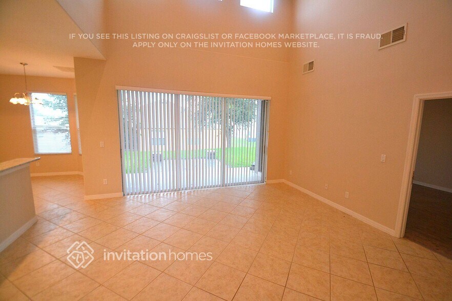 Building Photo - 12837 Cloverdale Ln