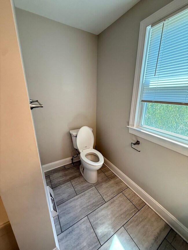 Building Photo - 3 Bedroom Home Available in Bath