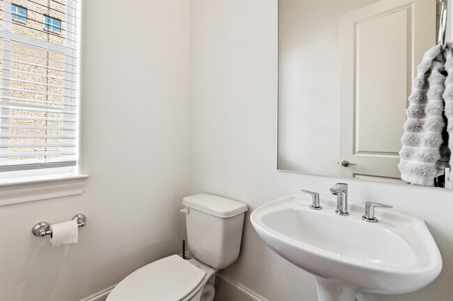 Building Photo - 10943 Grove Tree Ln