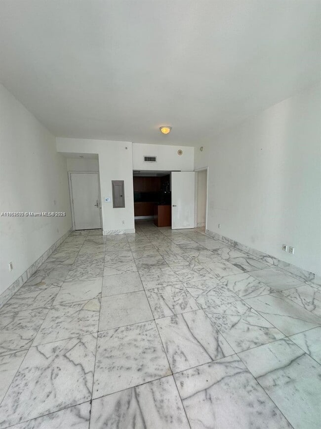 Building Photo - 1331 Brickell Bay Dr