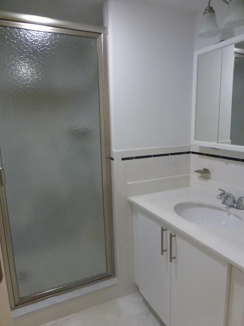 Building Photo - 457 Centre St