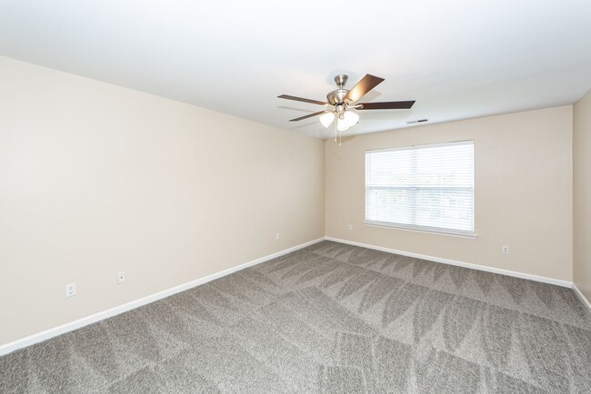 Building Photo - 4 Bedroom 2.5 Bath Home in Felder Creek - ...
