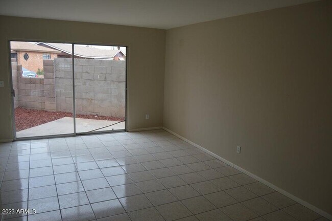 Building Photo - 3529 E Palm Ln