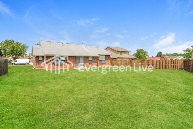 Building Photo - 8688 Deer Hollow Dr