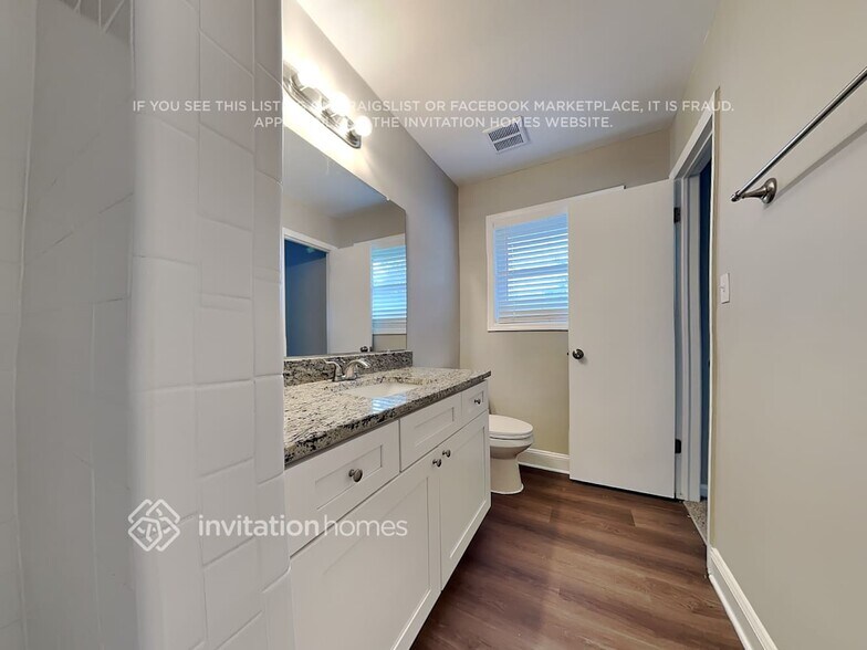 Building Photo - 2871 Knollview Dr