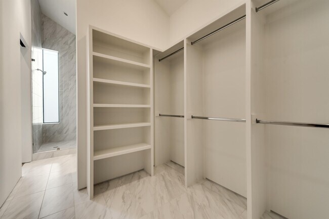 Building Photo - 1504 Burlew St