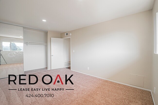 Building Photo - 861 Glencliff St