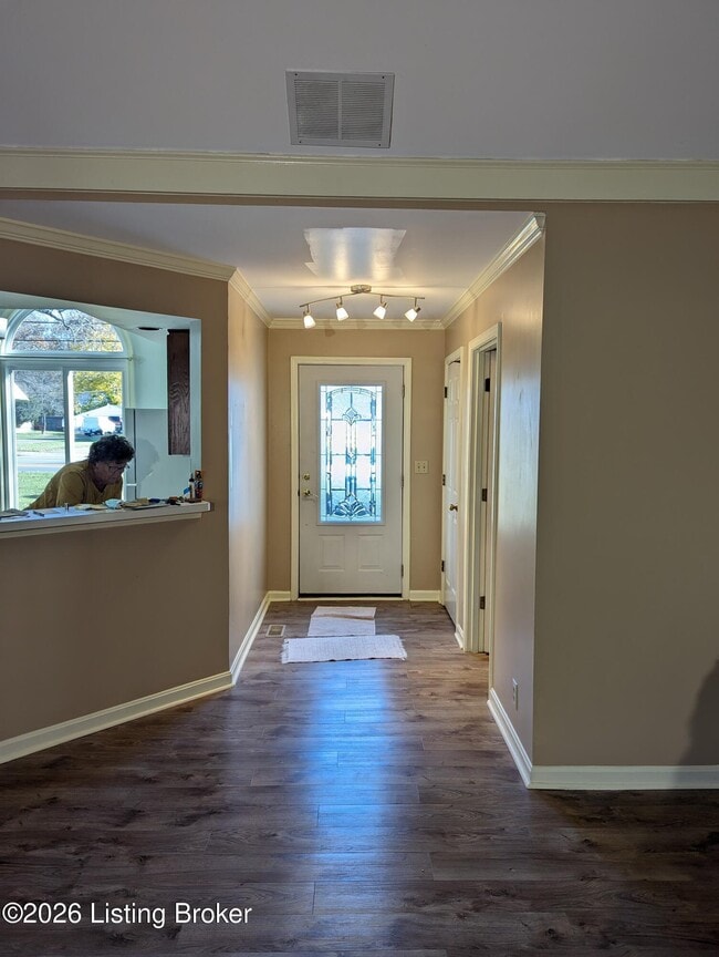 Building Photo - 7605 New La Grange Rd