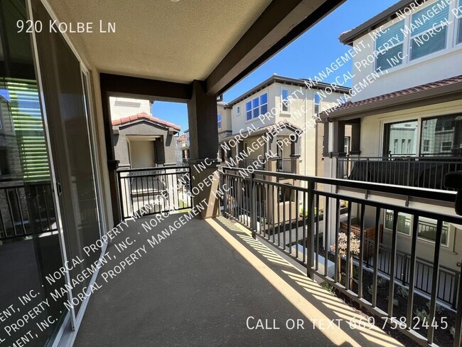 Building Photo - 920 Kolbe Ln