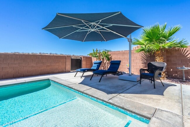 Building Photo - Stunning 5 Bed, 3 Bath Home with a 3 Car Garage