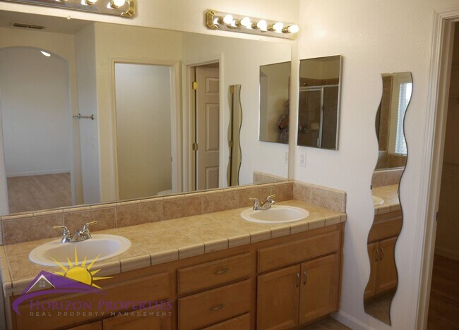 Building Photo - 170 Battlecreek Cir