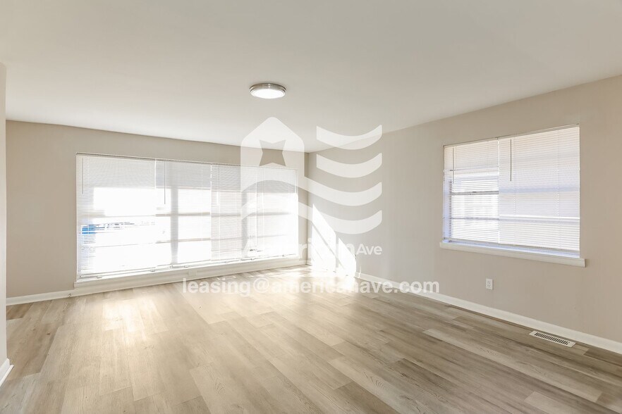 Building Photo - 716 61st St