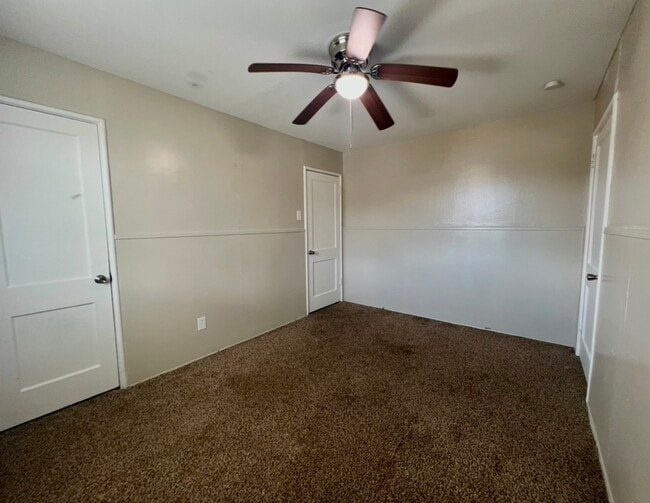 Building Photo - 415 Randall St