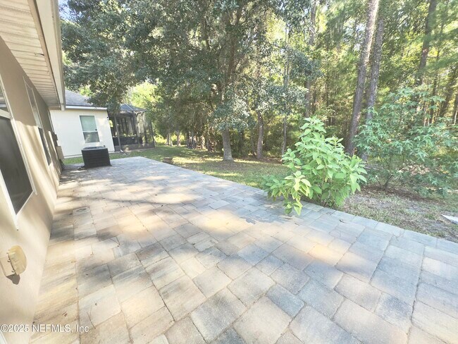 Building Photo - 204 Candlebark Dr