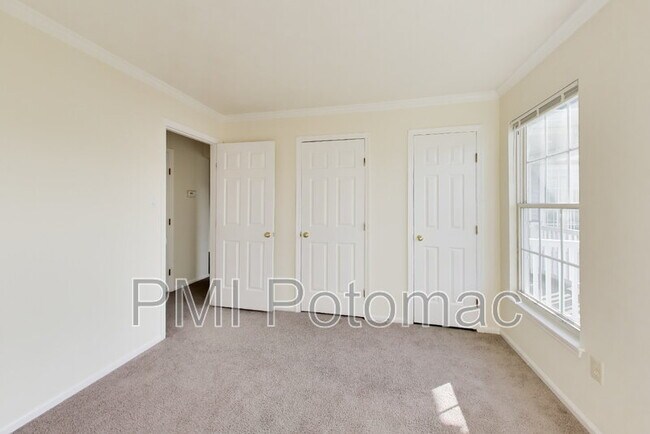 Building Photo - 605 Himes Ave