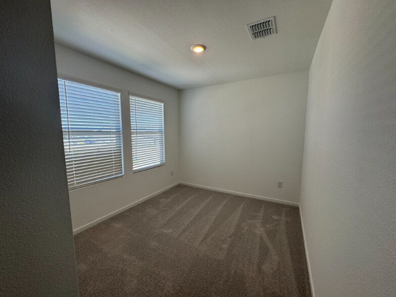 Building Photo - 12188 Steeplechase Dr