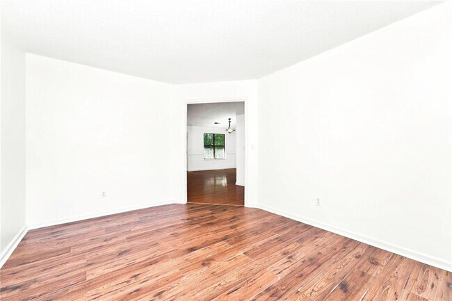 Building Photo - 3061 Herscu Way