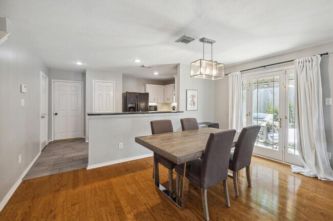 Building Photo - 1703 Redwing Pines Dr