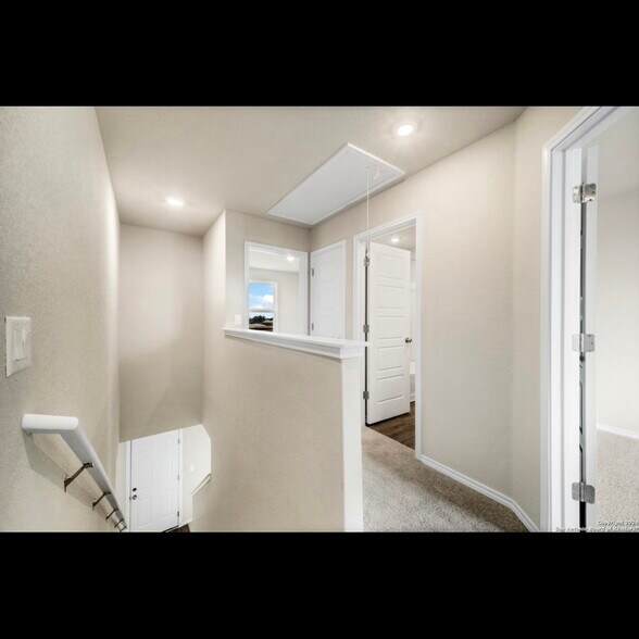 Building Photo - 2142 Collins Aly